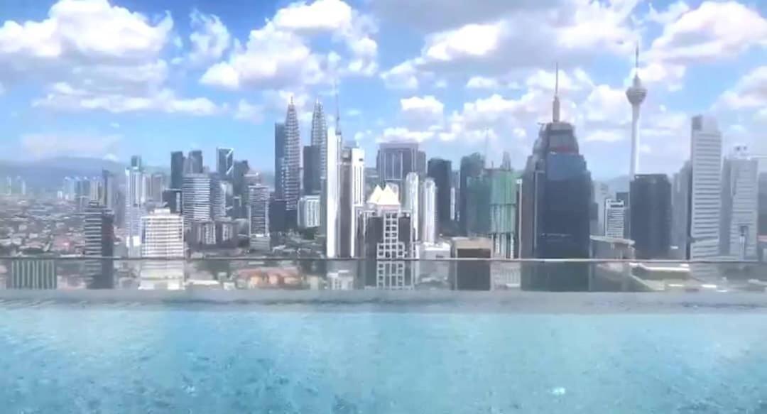 Regalia Suites Klcc View Rooftop Infinity Pool By Angkasa Homes Kuala Lumpur Exterior photo