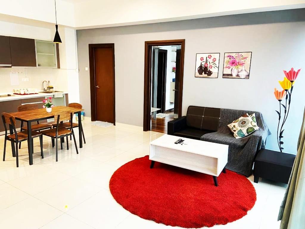 Regalia Suites Klcc View Rooftop Infinity Pool By Angkasa Homes Kuala Lumpur Exterior photo
