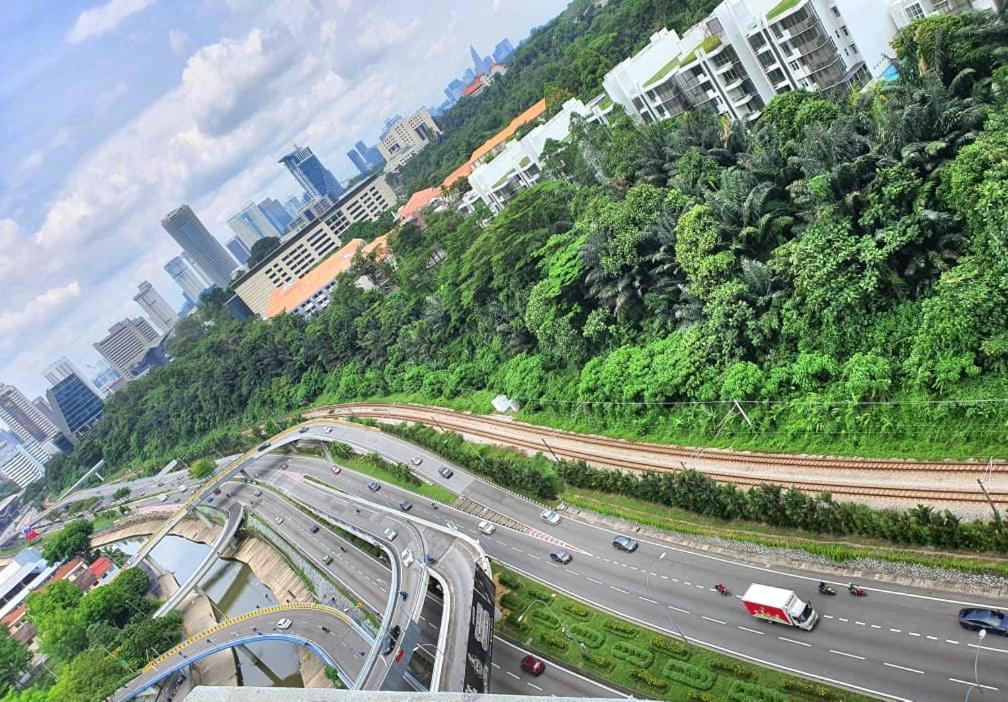 Regalia Suites Klcc View Rooftop Infinity Pool By Angkasa Homes Kuala Lumpur Exterior photo