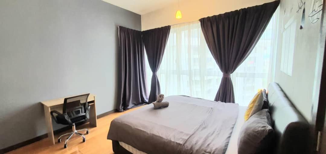 Regalia Suites Klcc View Rooftop Infinity Pool By Angkasa Homes Kuala Lumpur Exterior photo